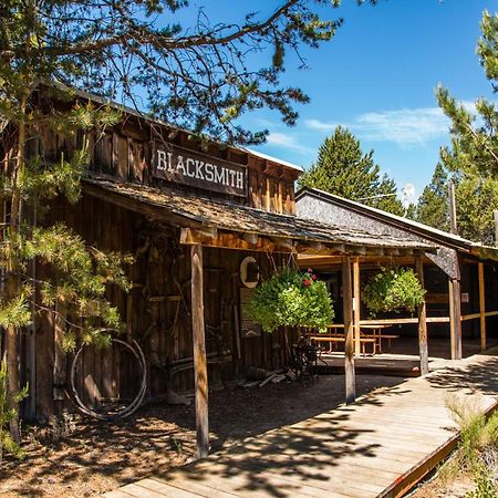 Bend-Sunriver Camping Resort Wheelchair Accessible Yurt 13 외부 사진
