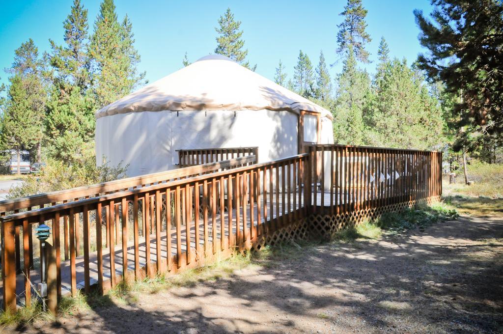 Bend-Sunriver Camping Resort Wheelchair Accessible Yurt 13 외부 사진
