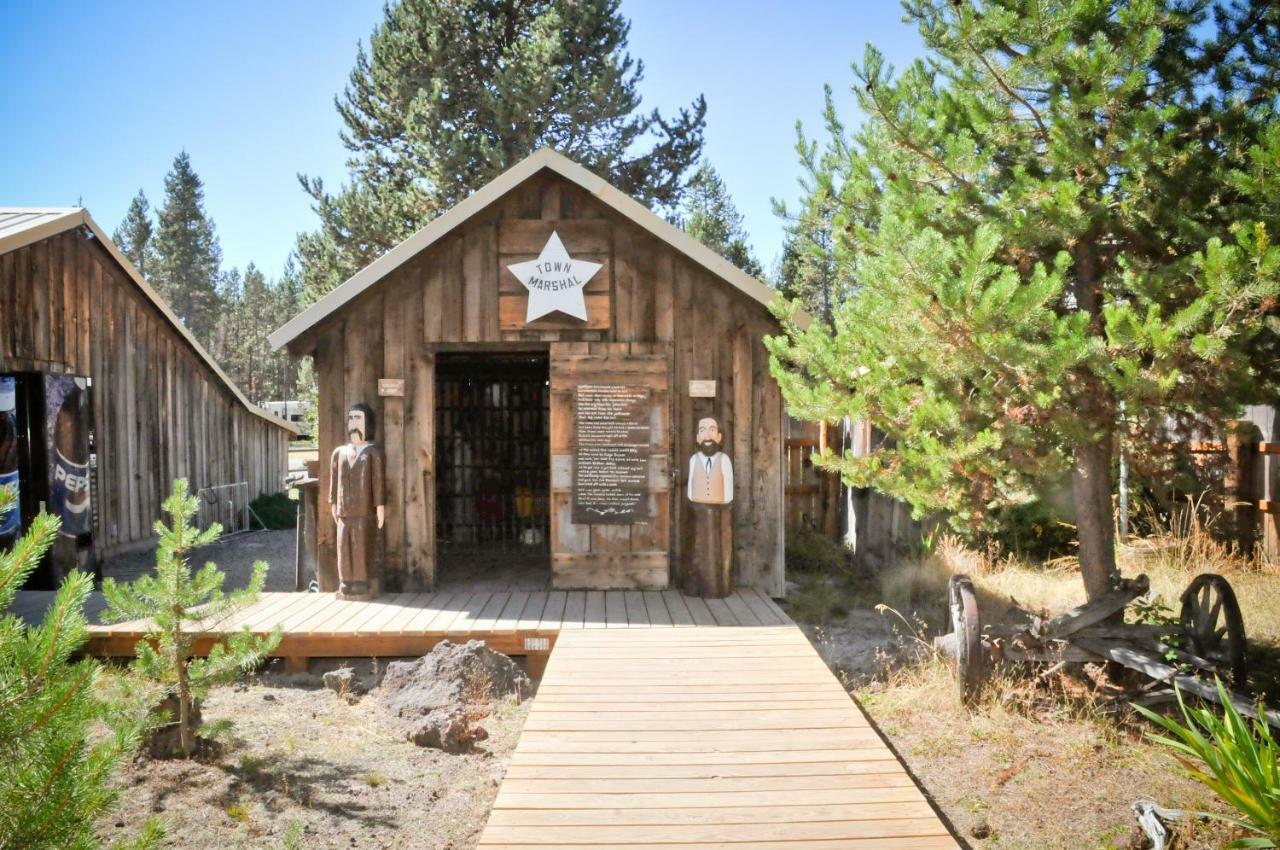 Bend-Sunriver Camping Resort Wheelchair Accessible Yurt 13 외부 사진